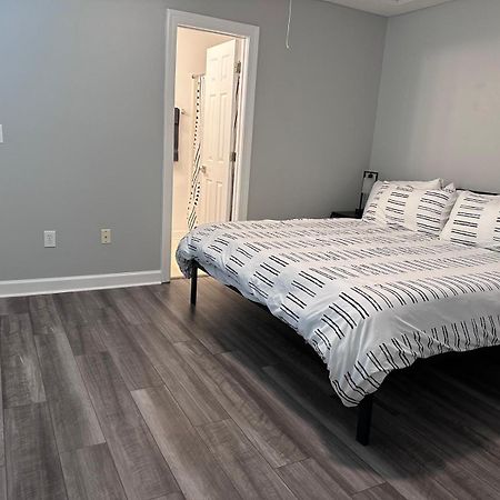Simple Elegant Townhouse Dt Raleigh Ncsu Apartment Exterior photo