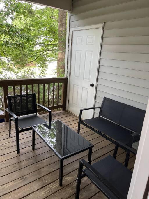 Simple Elegant Townhouse Dt Raleigh Ncsu Apartment Exterior photo